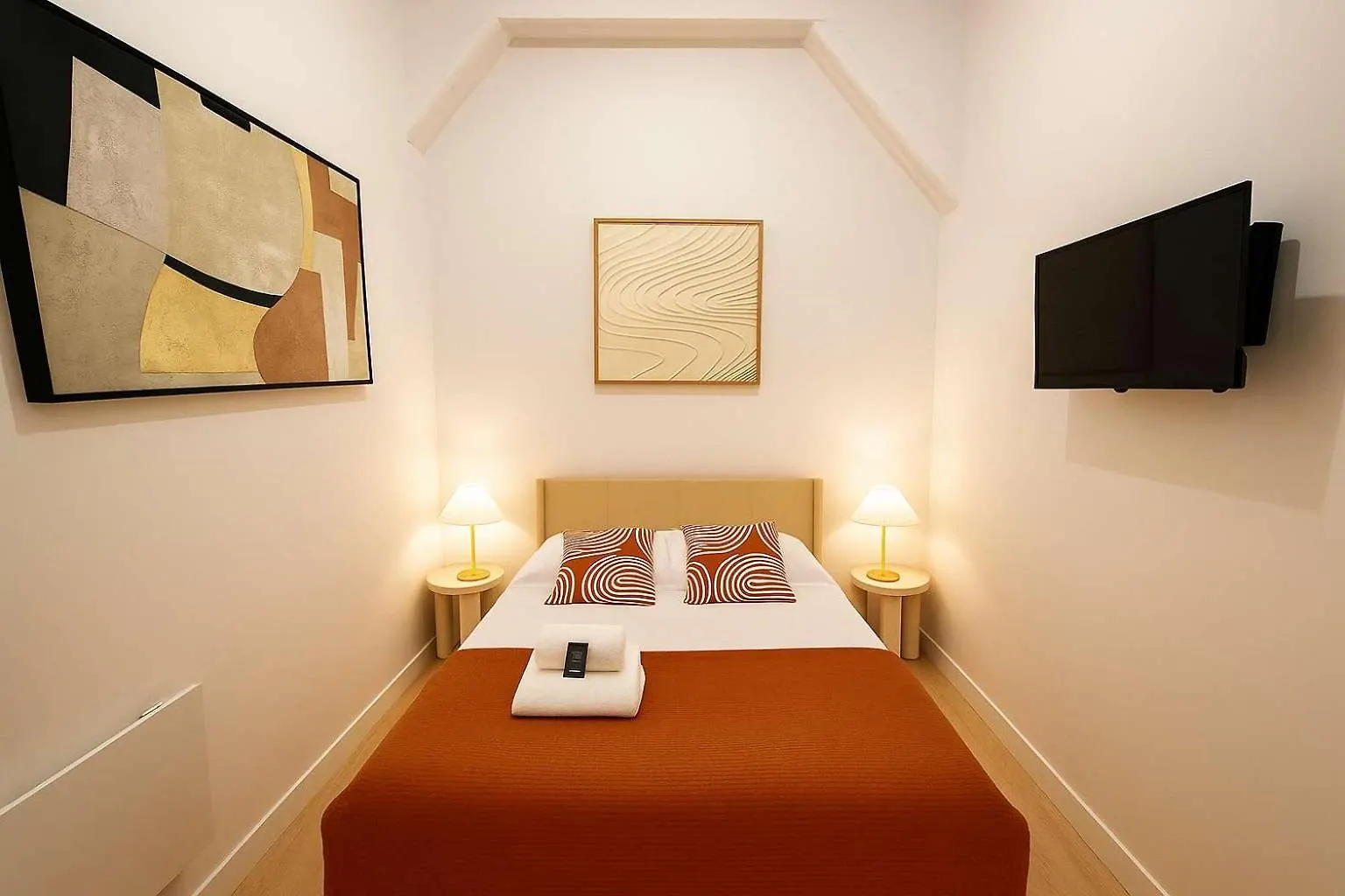 2 Pieces Avec Mezzanine Et Deco Design - Paris 9 Apartment France