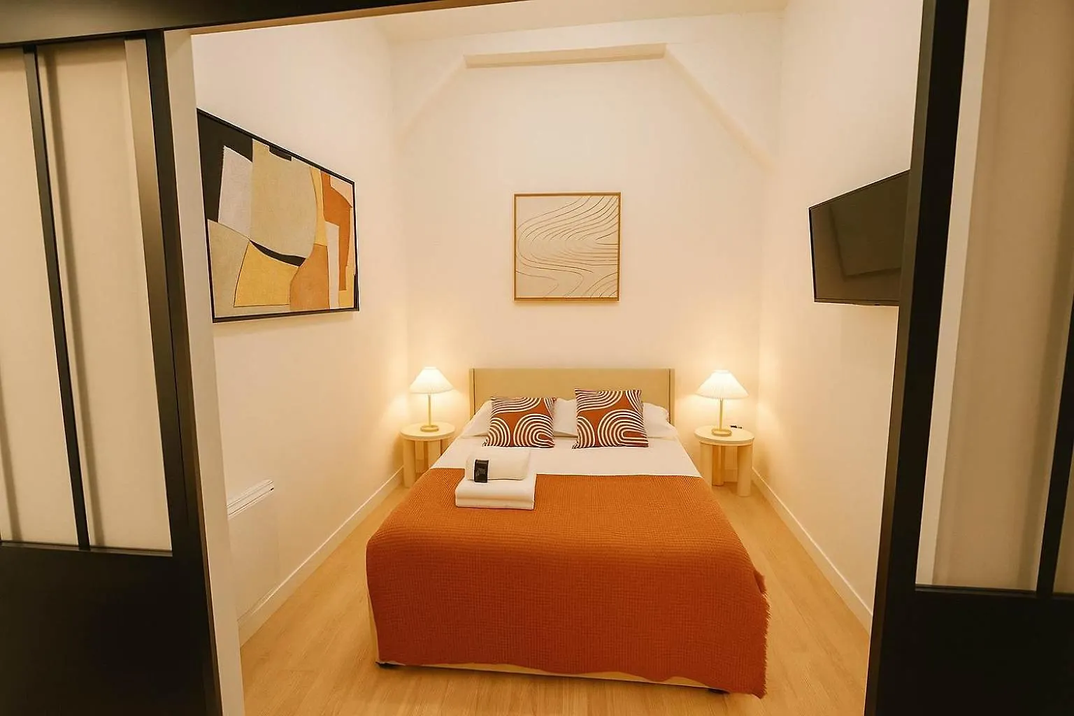 2 Pieces Avec Mezzanine Et Deco Design - Paris 9 contacts